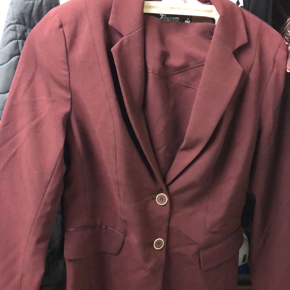 Ladies Lined Skirt Suit
